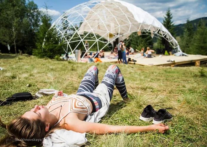 Eco Glamping - Carpathians. Retreat Hub Dzin Space 豪华帐篷 韦尔霍维纳